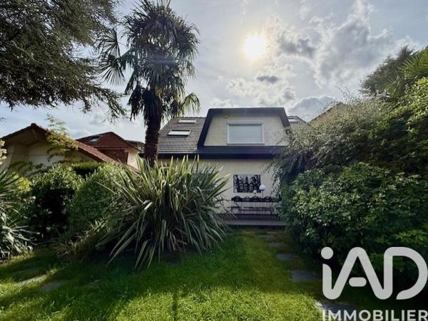 Maison à vendre 7 pièces 210 m² Garches
