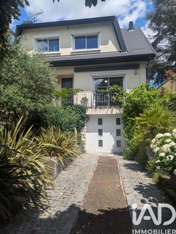 Maison à vendre 7 pièces 210 m² Garches