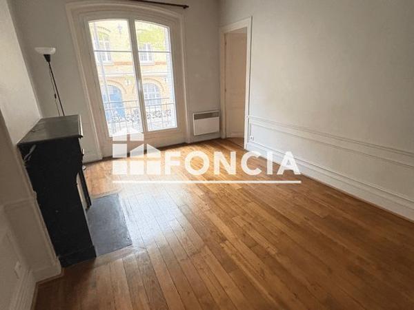 Location Appartement 3 pièces 48.3 m² - 100 RUE BALARD Paris 75015