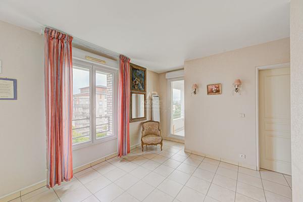 Appartement 4 pièces à vendre à Saint-Germain-en-Laye - Coteaux du Bel-Air - Maison-Verte 450 000 € **  - Référence  18965