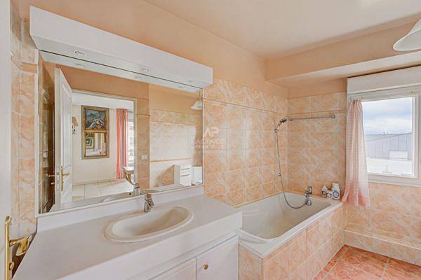 Appartement 4 pièces à vendre à Saint-Germain-en-Laye - Coteaux du Bel-Air - Maison-Verte 450 000 € **  - Référence  18965