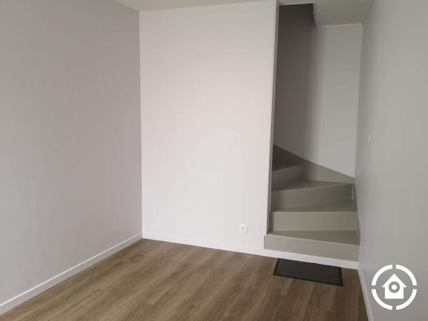 A louer - 1 bureau de 13.50 m² avec espace commun