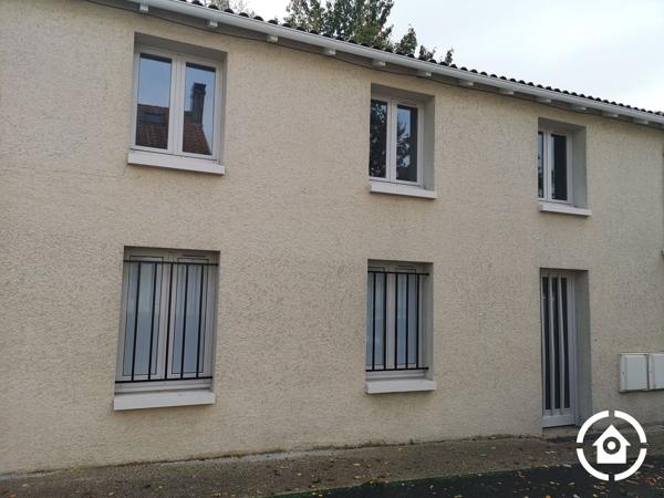 A louer - 1 bureau de 13.50 m² avec espace commun