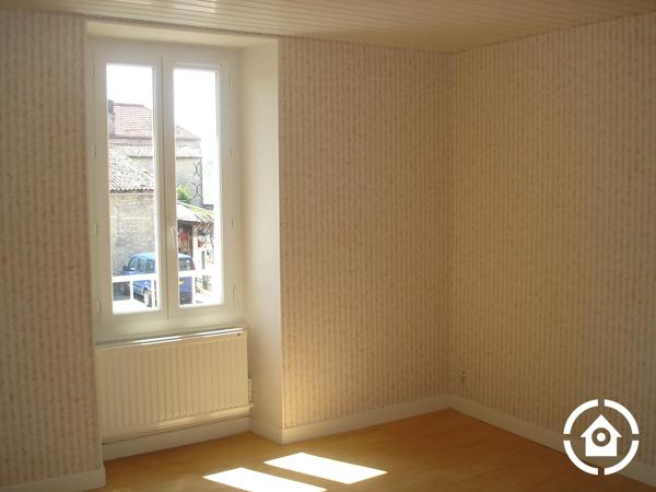 Maison de ville - 60 m² - 1 chambre et 1 bureau