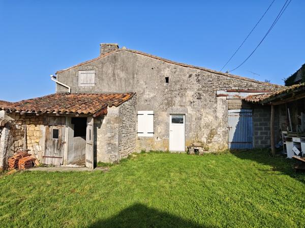 Chateauneuf sur Charente : Maison proche bourg à rénover