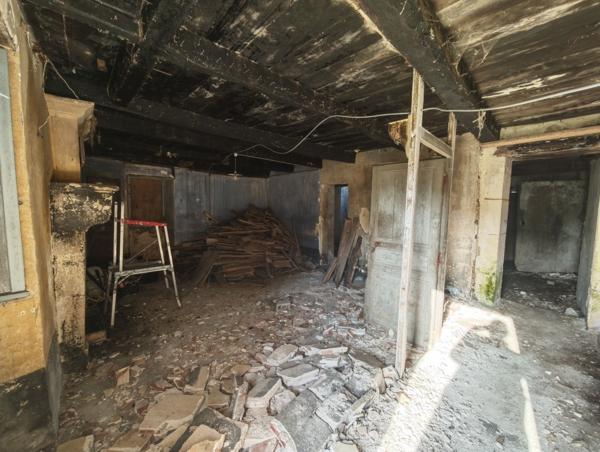 Chateauneuf sur Charente : Maison proche bourg à rénover
