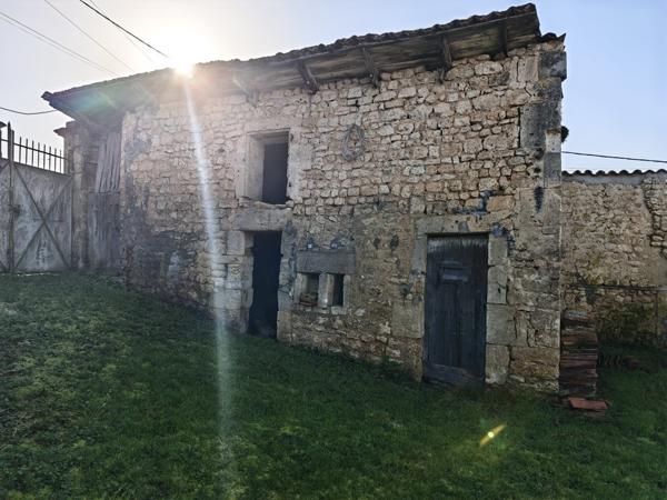 Chateauneuf sur Charente : Maison proche bourg à rénover