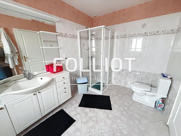 Maison spacieuse 7 pièces à vendre à Coutances - Réf 2676MS