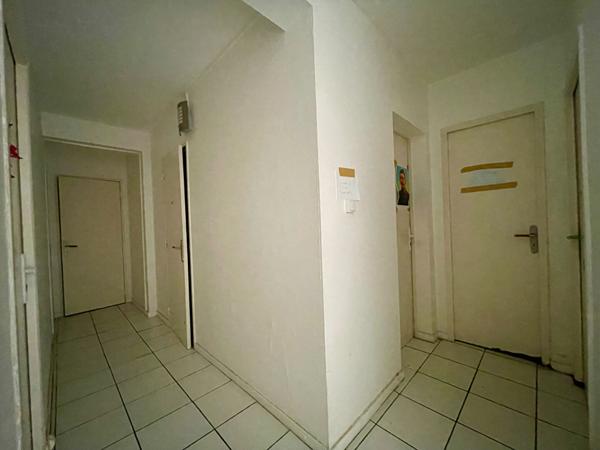 investissement locatif colocation 5 chambres balcons terrasse vendu vide