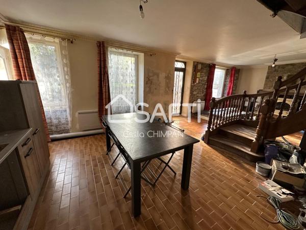 Maison de ville en pierre sur 3 niveaux