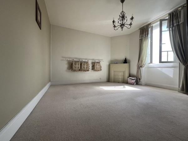 Maison à vendre |  Saint-Amand-Montrond |  5 pièces | 120 m²