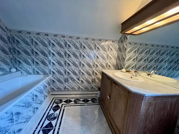 Maison à vendre |  Saint-Amand-Montrond |  5 pièces | 120 m²