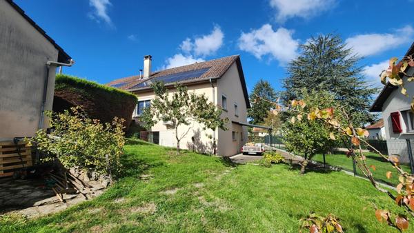 Astucieuse villa T5 de plain-pied, alliant élégance, qualité et rentabilité grâce à ses confortables revenus « solaires »