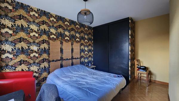 Astucieuse villa T5 de plain-pied, alliant élégance, qualité et rentabilité grâce à ses confortables revenus « solaires »