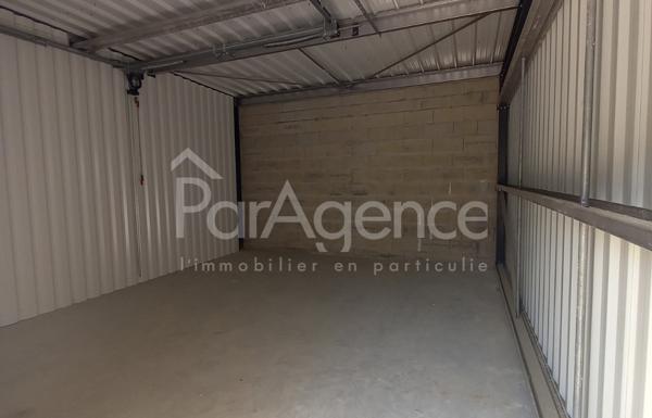 Garage / Entrepôt Fonctionnel et sécurisé Saint-Palais-s