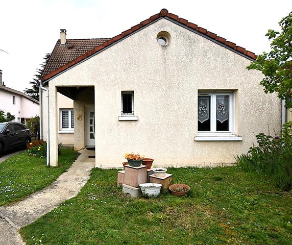Une opportunité à Quincy-sous-Sénart Spacieuse MAISON de 6 pièces- Réf 8969