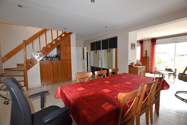 Une opportunité à Quincy-sous-Sénart Spacieuse MAISON de 6 pièces- Réf 8969