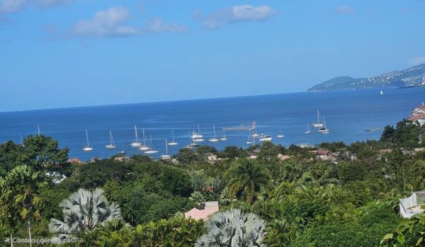 Une propriété de caractère, sur les hauteur de la baie du Golf, vue mer exceptionnelle