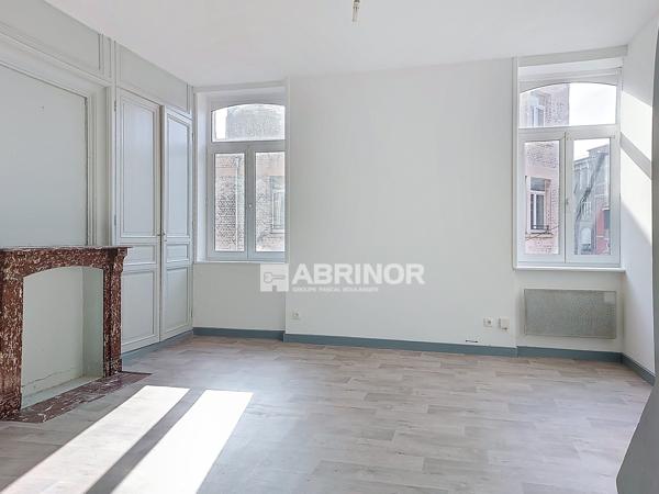 IMMEUBLE DE RAPPORT - 94m² habitables - 2 APPARTEMENTS - GARE TGV TOURCOING TOURCOING
