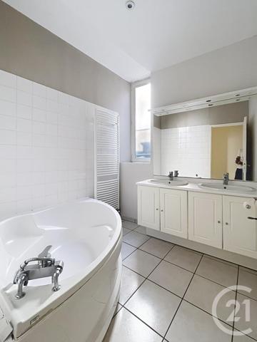 Appartement F4 à vendre  4 pièces - 103,30 m2 RIOM - 63