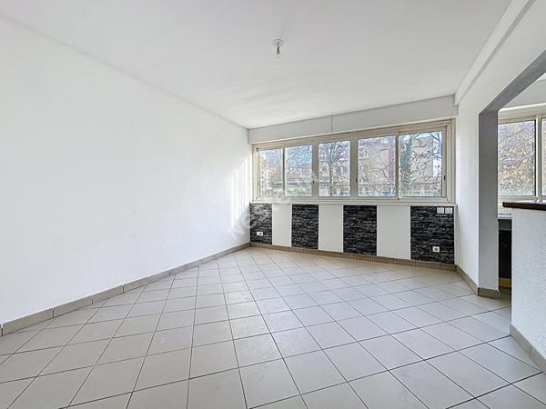 Nantes - Orvault- Pont du Cens : En VENTE Appartement T4, 69 m², 3 chambres, cuisine aménagée. Appartement fonctionnel. Cave et parking.