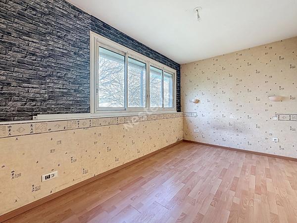 Nantes - Orvault- Pont du Cens : En VENTE Appartement T4, 69 m², 3 chambres, cuisine aménagée. Appartement fonctionnel. Cave et parking.