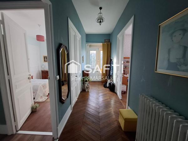 Plain pied lumineux de 142 m², charme de l’ancien