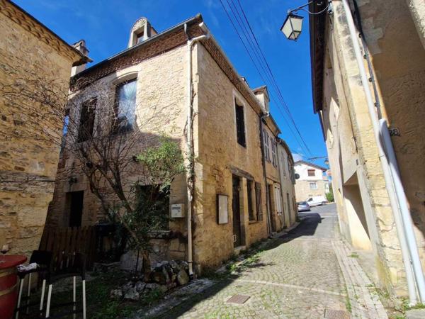 Maison ancienne - Le bugue Maison de village ancienne en pierres avec intérieur à aménager