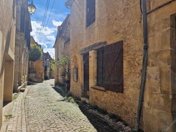 Maison ancienne - Le bugue Maison de village ancienne en pierres avec intérieur à aménager
