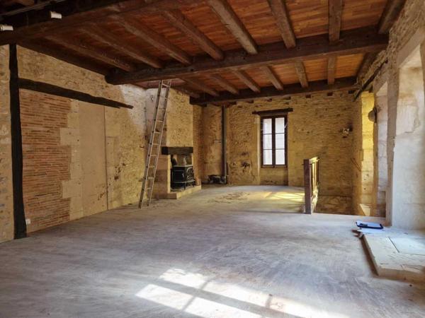 Maison ancienne - Le bugue Maison de village ancienne en pierres avec intérieur à aménager