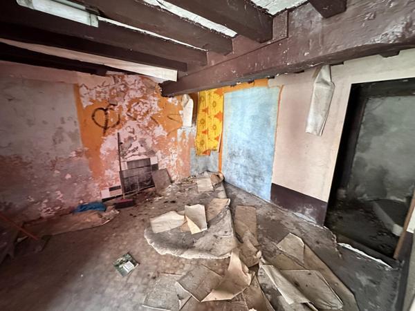 Maison en pierre de village à restaurer complètement