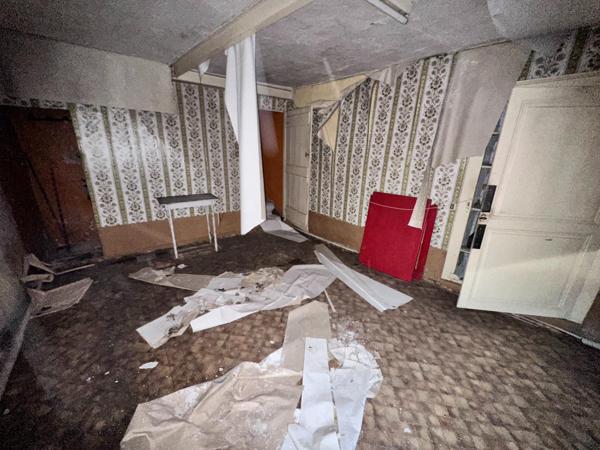 Maison en pierre de village à restaurer complètement