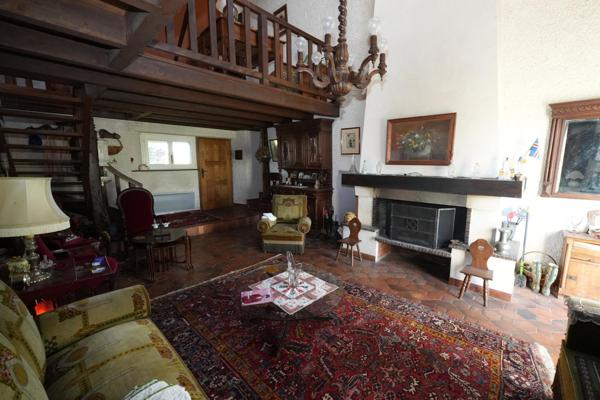 Maison 189 m², 8 pièces , 5 chambres, 1528m² de terrain