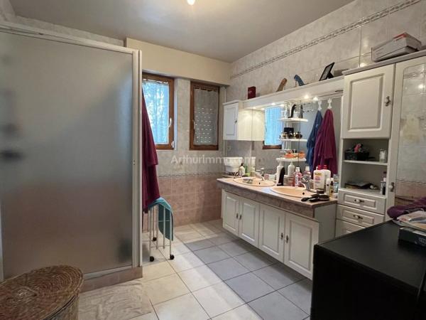 Vente Maison 8 pièces 230 m2 à Uzel