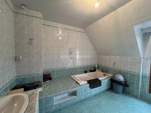 Vente Maison 8 pièces 230 m2 à Uzel