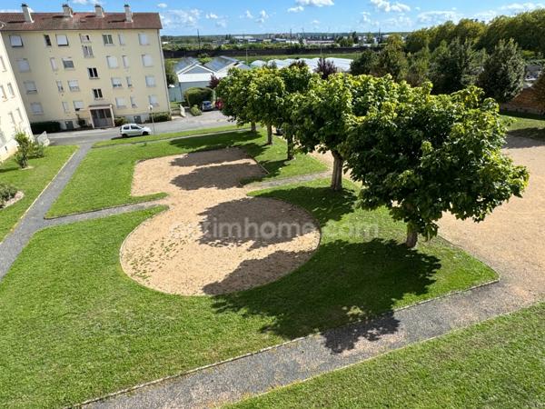 Appartement 3 pièces avec balcon, garage et cave – Mâcon (71)