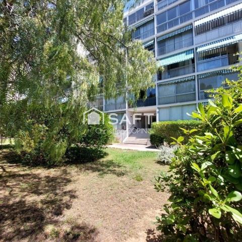 CHARMANT STUDIO À VENDRE À BANDOL