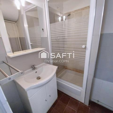 CHARMANT STUDIO À VENDRE À BANDOL