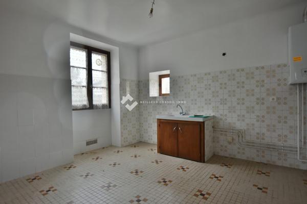 2 APPARTEMENTS T4 + GARAGE ET PARKING