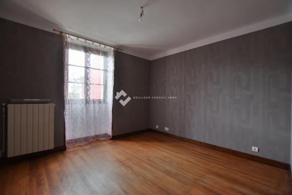 2 APPARTEMENTS T4 + GARAGE ET PARKING