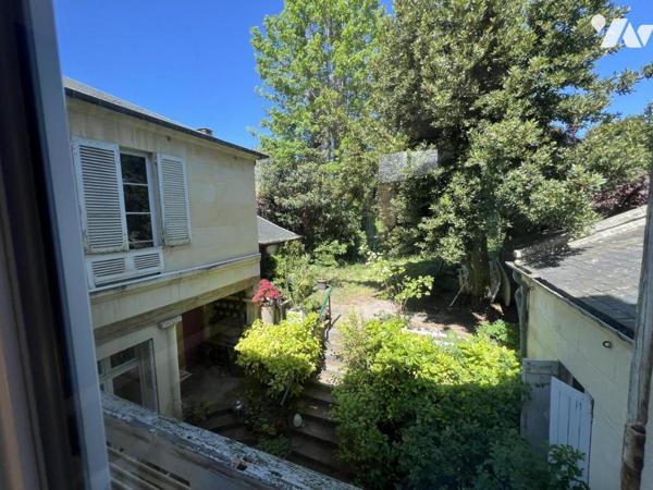 Proche Abbayes Aux Hommes - Maison de Maitre du XIXème - Terrain 620 m2 - Prévoir travaux.