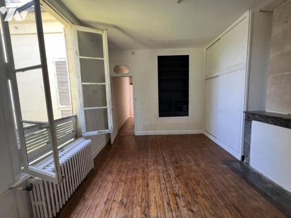 Proche Abbayes Aux Hommes - Maison de Maitre du XIXème - Terrain 620 m2 - Prévoir travaux.