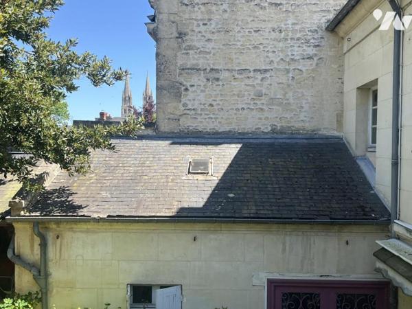 Proche Abbayes Aux Hommes - Maison de Maitre du XIXème - Terrain 620 m2 - Prévoir travaux.
