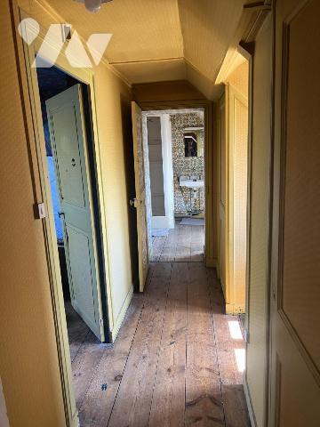 Proche Abbayes Aux Hommes - Maison de Maitre du XIXème - Terrain 620 m2 - Prévoir travaux.