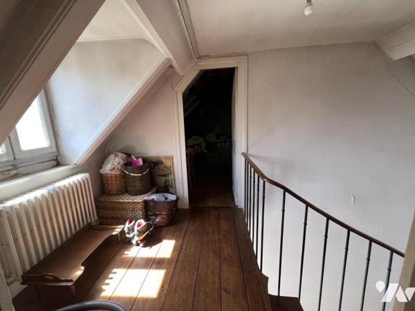 Proche Abbayes Aux Hommes - Maison de Maitre du XIXème - Terrain 620 m2 - Prévoir travaux.