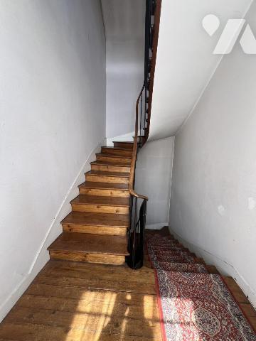 Proche Abbayes Aux Hommes - Maison de Maitre du XIXème - Terrain 620 m2 - Prévoir travaux.