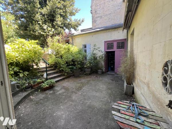 Proche Abbayes Aux Hommes - Maison de Maitre du XIXème - Terrain 620 m2 - Prévoir travaux.