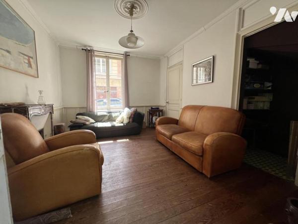 Proche Abbayes Aux Hommes - Maison de Maitre du XIXème - Terrain 620 m2 - Prévoir travaux.