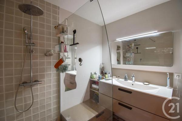Appartement F4 à vendre  4 pièces - 105,19 m 2   BELLEVILLE  - 69