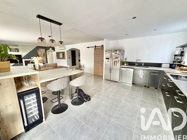 Maison à vendre 4 pièces 109 m² Saint-Geniès-de-Malgoirès